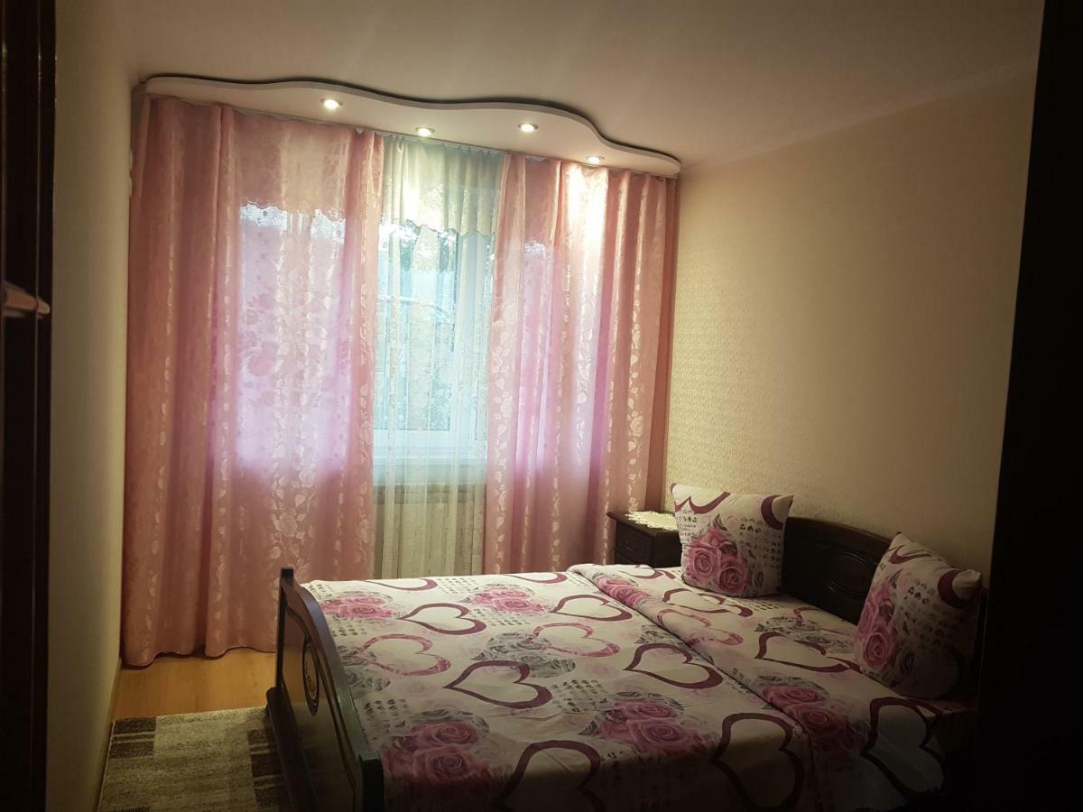 Diana Apartament ヤシ エクステリア 写真