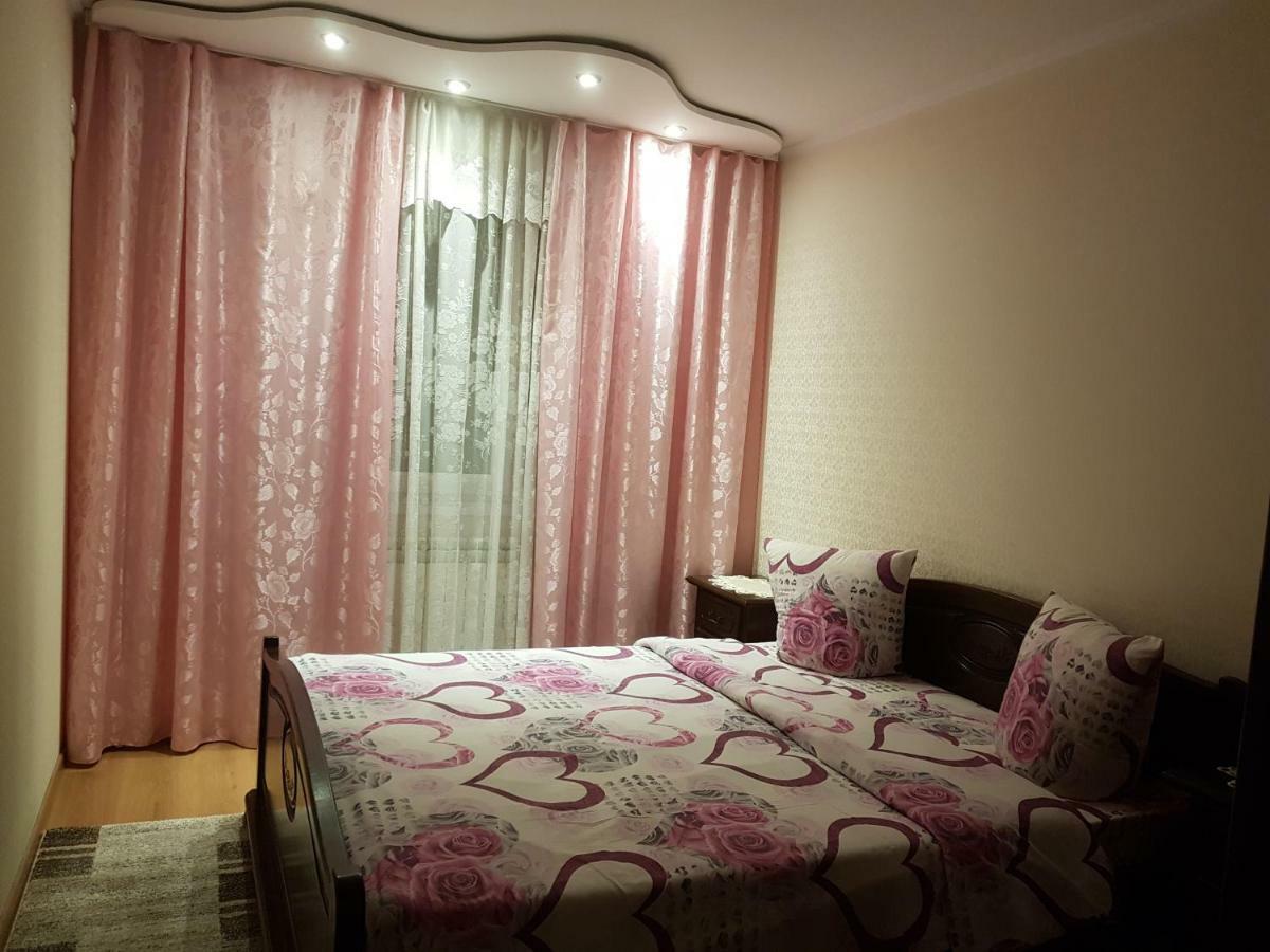 Diana Apartament ヤシ エクステリア 写真